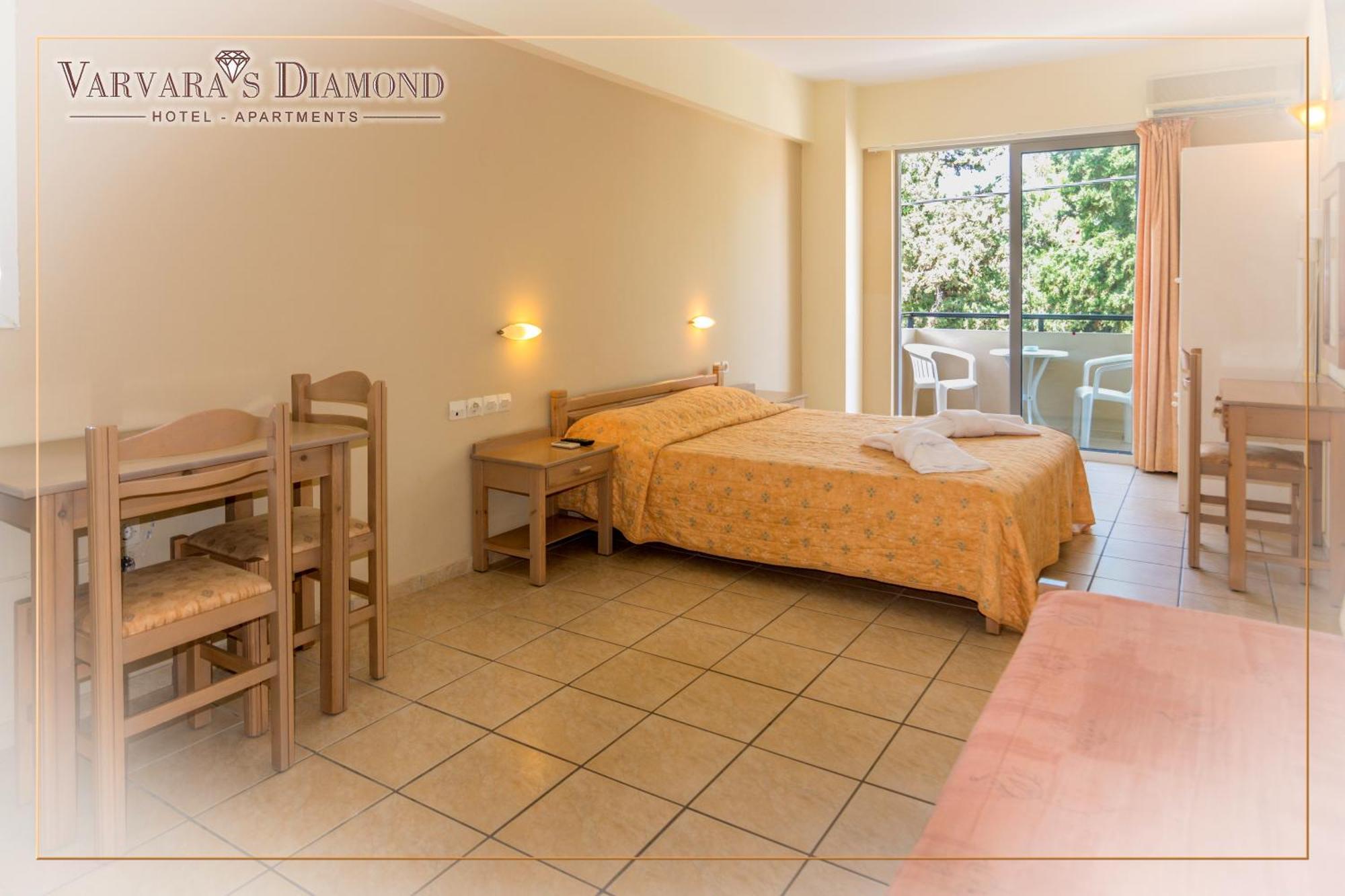 Varvaras Diamond Hotel พลาตาเนส ห้อง รูปภาพ