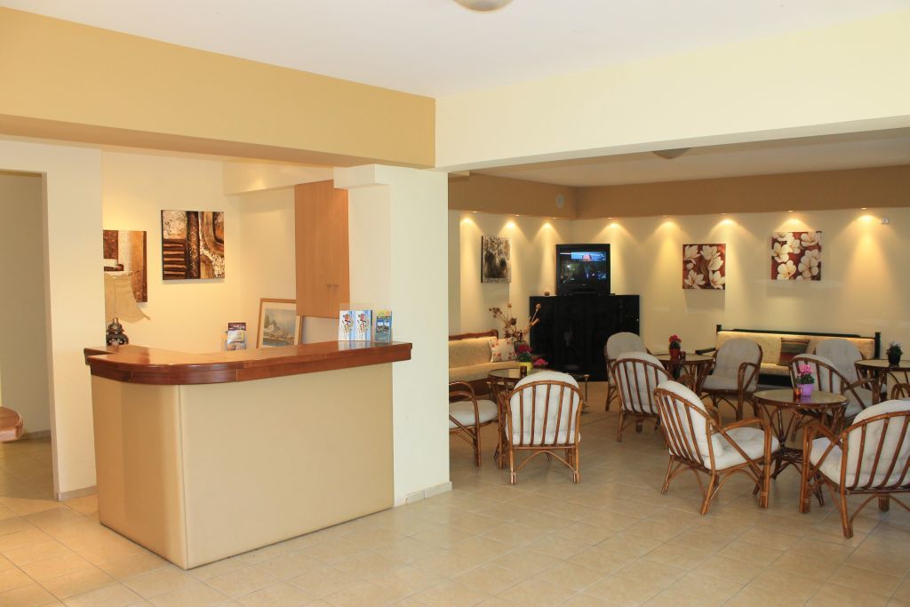 Varvaras Diamond Hotel พลาตาเนส ภายนอก รูปภาพ